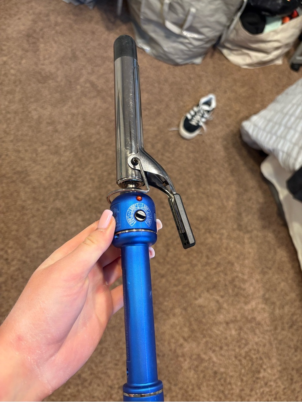 HOT TOOLS 1 INCH CURLING IRON! GOOD AS NEW!